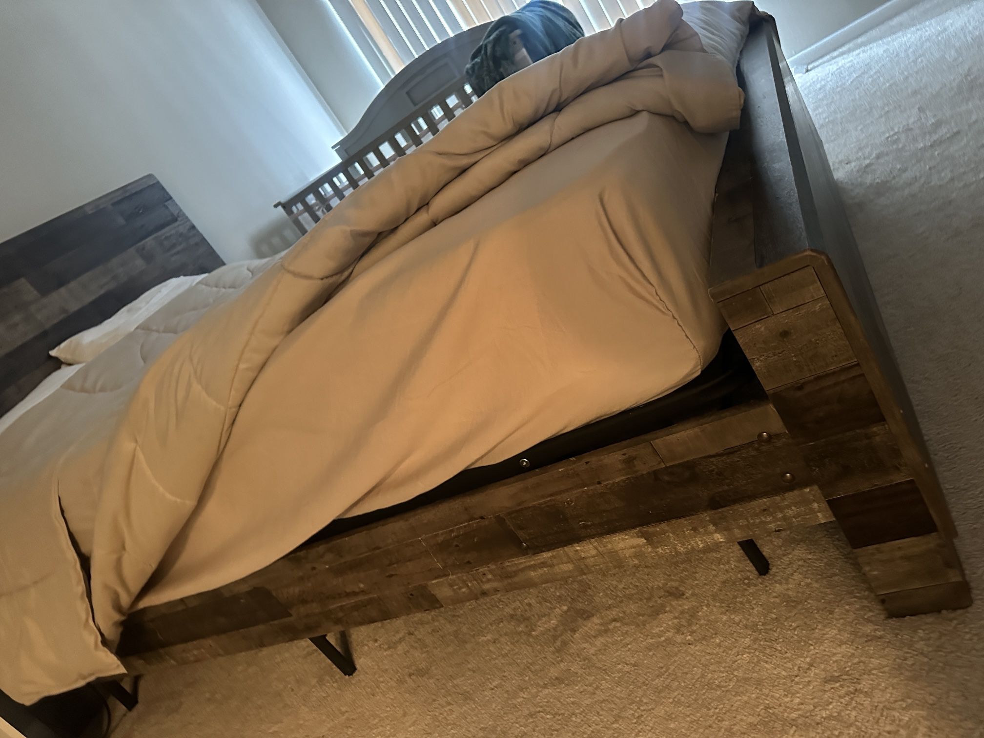 Comfortable Bed And Dresser Queen Size 