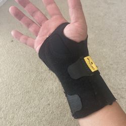 ✋ Wrist Brace! ✋