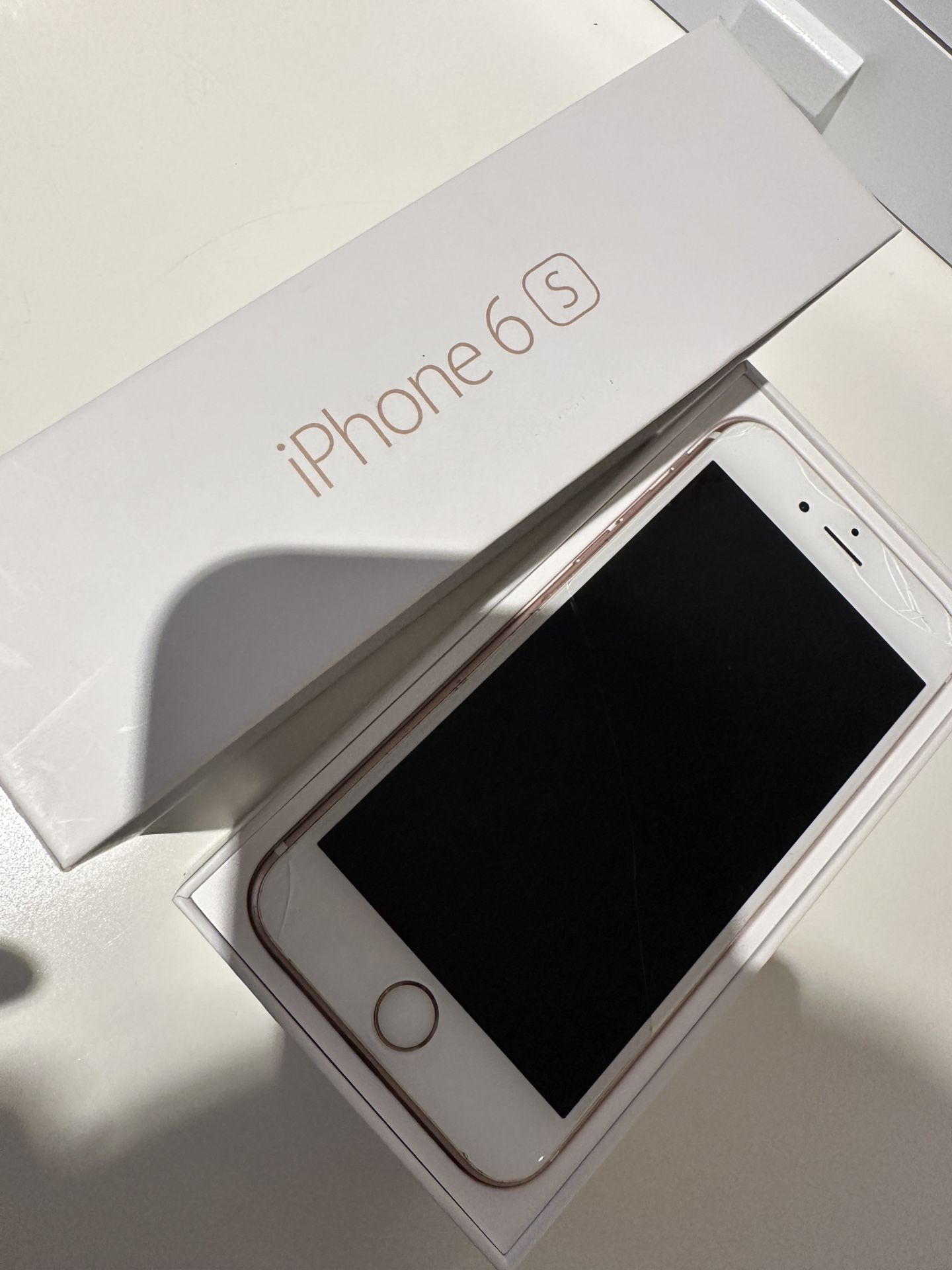 iPhone 6S - White And Rose Gold