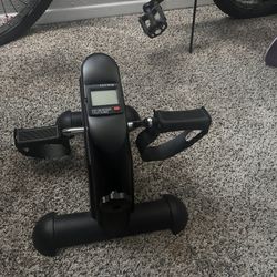 Wakeman 80-5129 vvcUnder Desk Mini Bike - Black