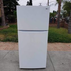 Lg Refrigerator 20cu Ft 30x33x66👍👌3 MONTHS WARRANTY 