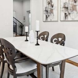 Dining Table And 4 Chairs 
