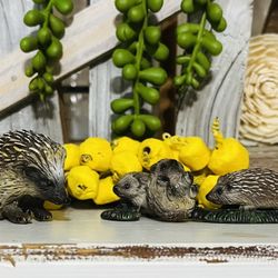 RETIRED Adorable Schleich Hedgehog Set
