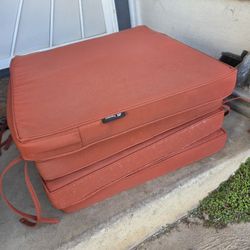 (4) patio Cushions 