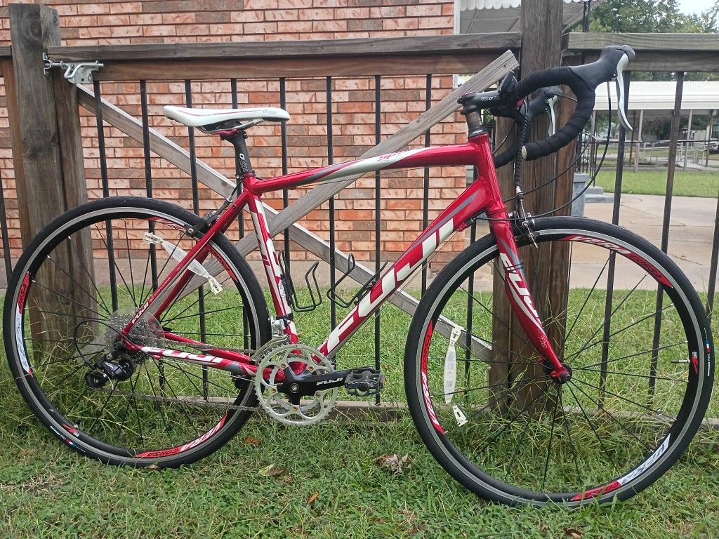 Bonita Bici Fuji Aluminium Ligera Liviana Llantas Nuevas