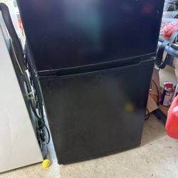 Mini Fridge 