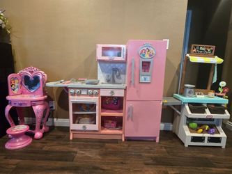 $90 obo    "Princess kitchen, vanity and food stand"