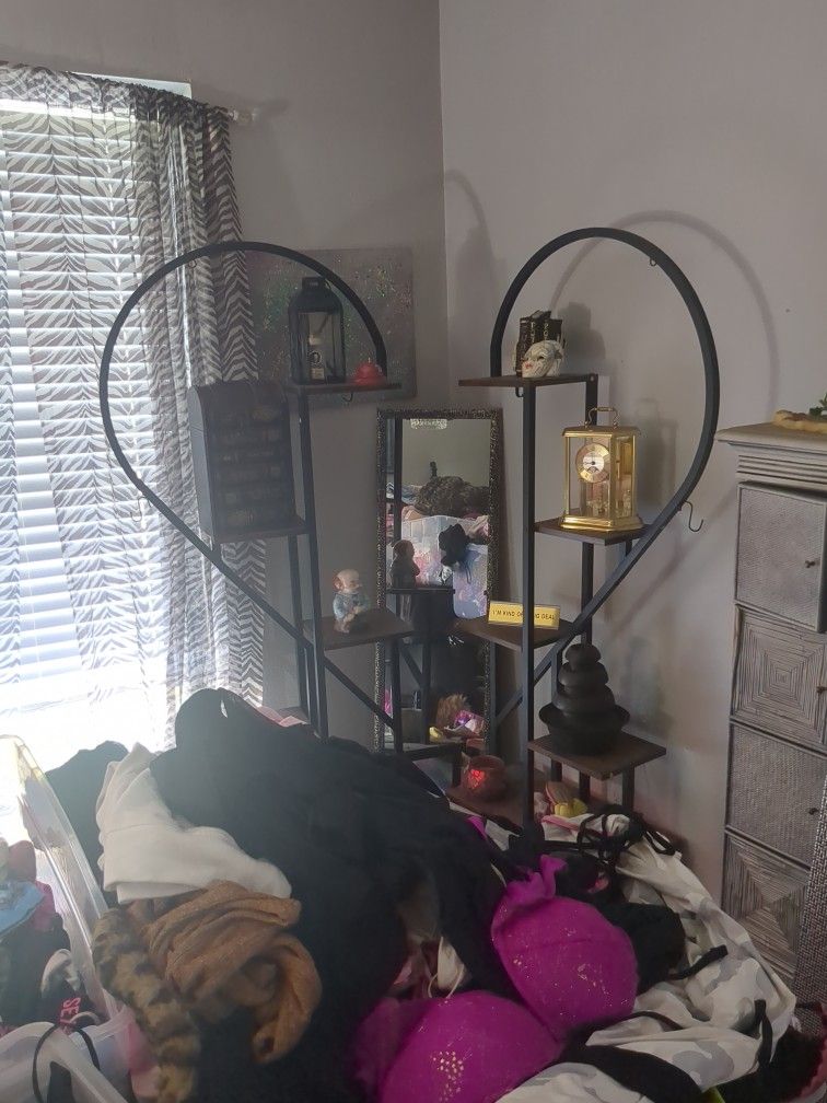Heart Shaped Plant Stand 