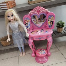Vànite de princesas con luces y muñeca grande Anna