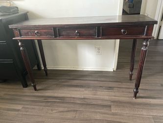 Sofa table reall wood Excellent condition pick up Raseda and vanowen