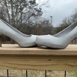 Dream Pairs Tiffany Women’s Low Stiletto Platform Pumps 