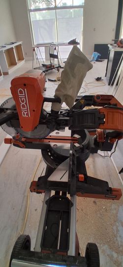 Miter saw Ridgid