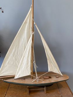 Sail boat with stand Thumbnail