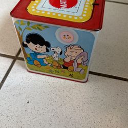 Snoopy In Music Box 