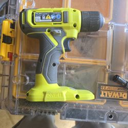 PCL201 RYOBI DRILL