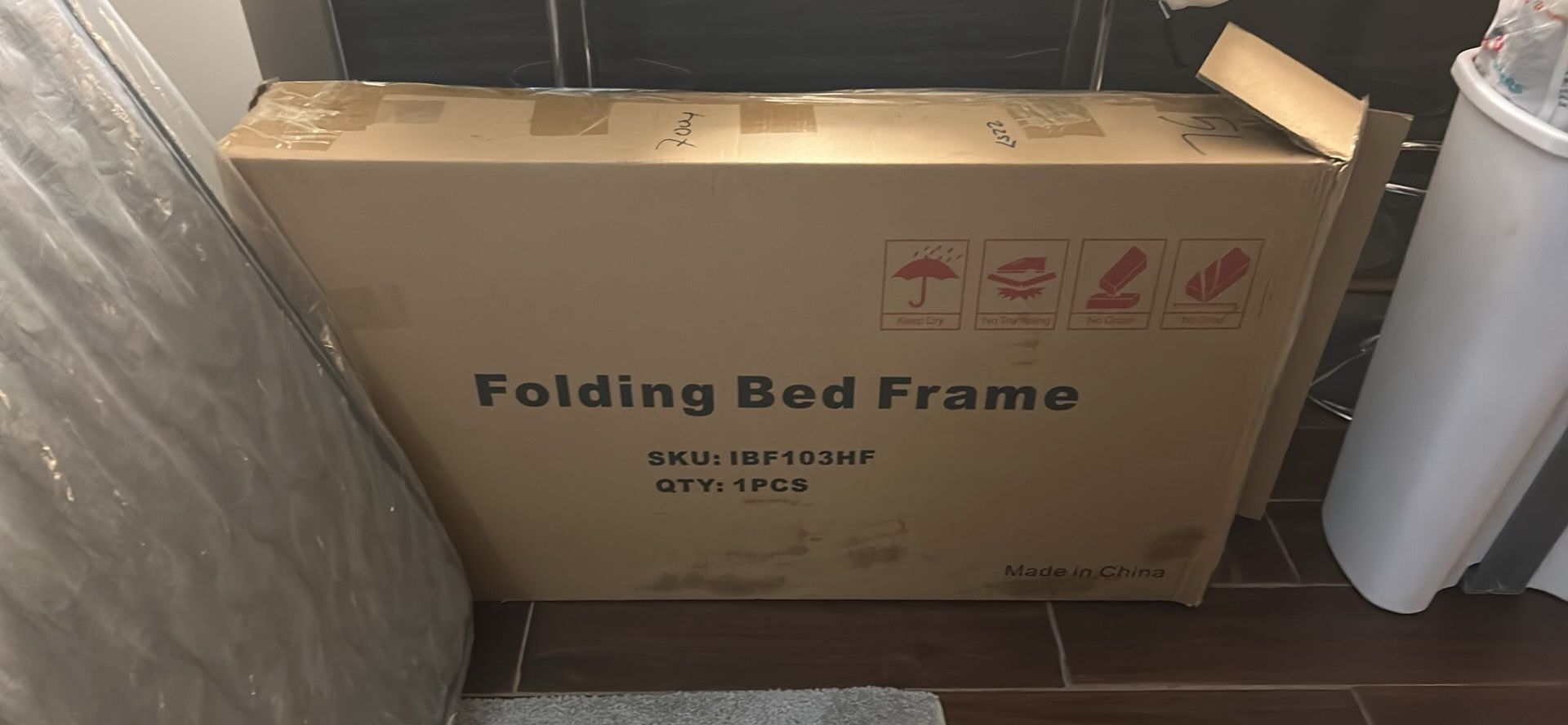 Full Size Bed frame - Foldable
