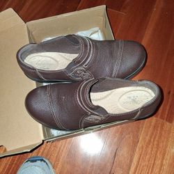 Clark's Ladies Loafers, Dark Brown, 7.5, NEW