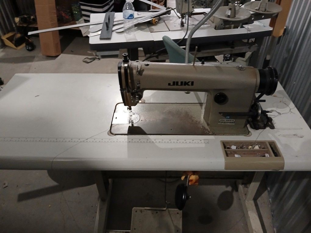Juki Industrial Sewing Machine