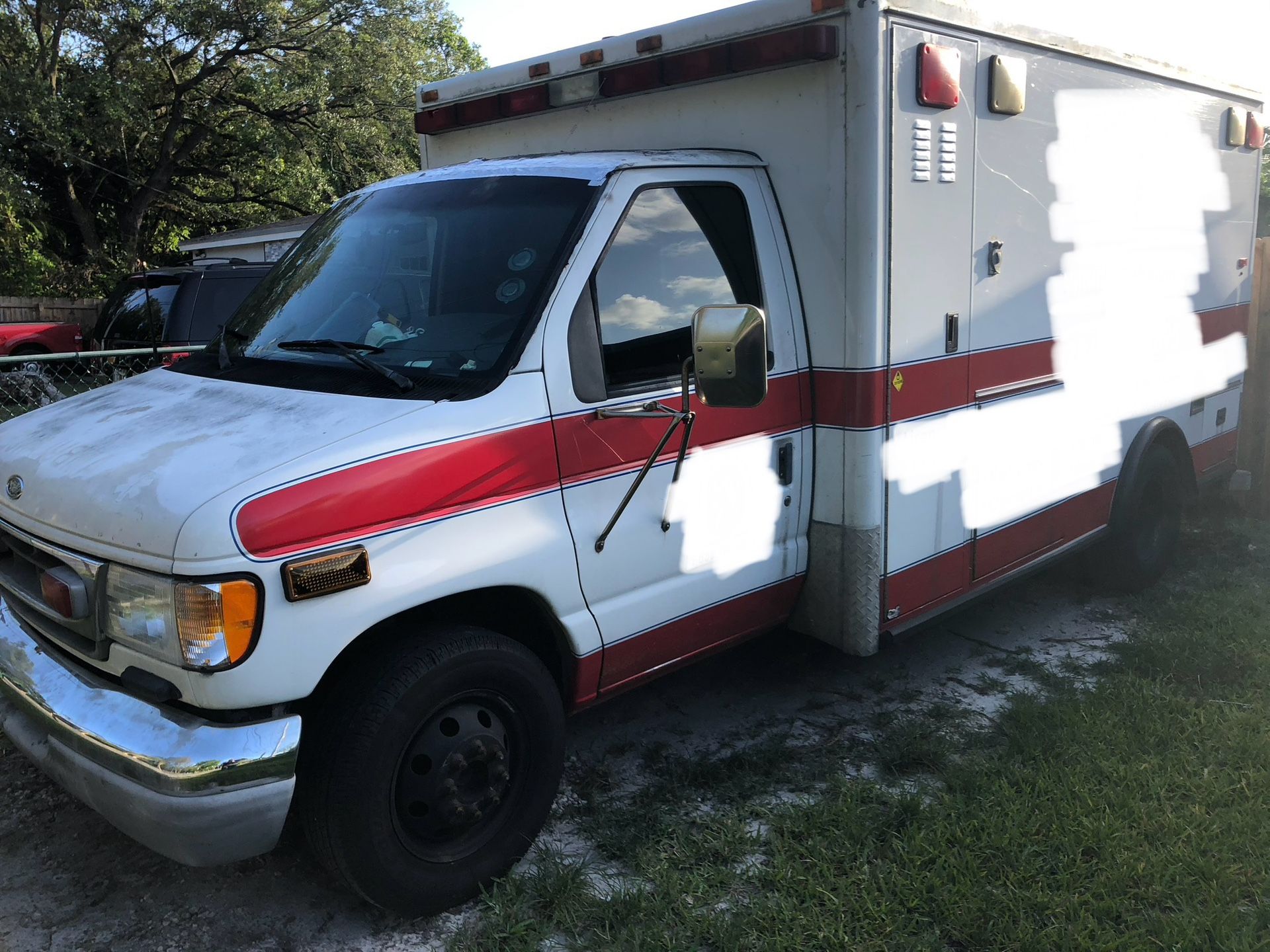 FORD E350 AMBULANCE TYPE III DIESEL