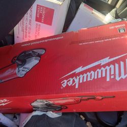 Milwaukee 7" Grinder Angle New