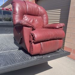 🌹BEAUTIFUL GENUINE LEATHER RECLINER- CHERRY COLOR- FITS HEAVY PERSON🌹
