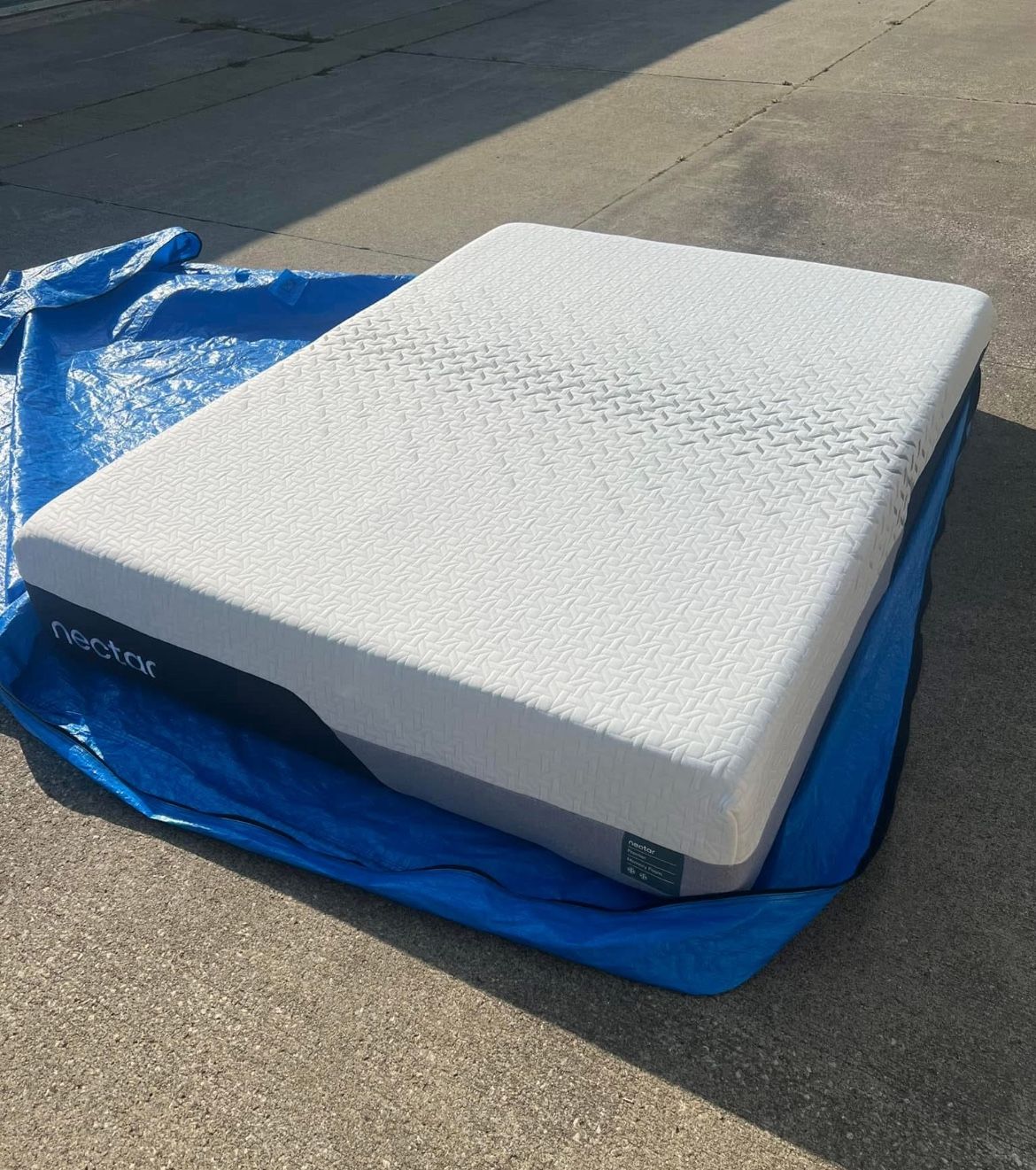 Nectar Premier Queen Mattress (new In packaging) (picture to show product)