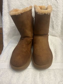 Women’s size 11 UGG Classic Boots Chestnut