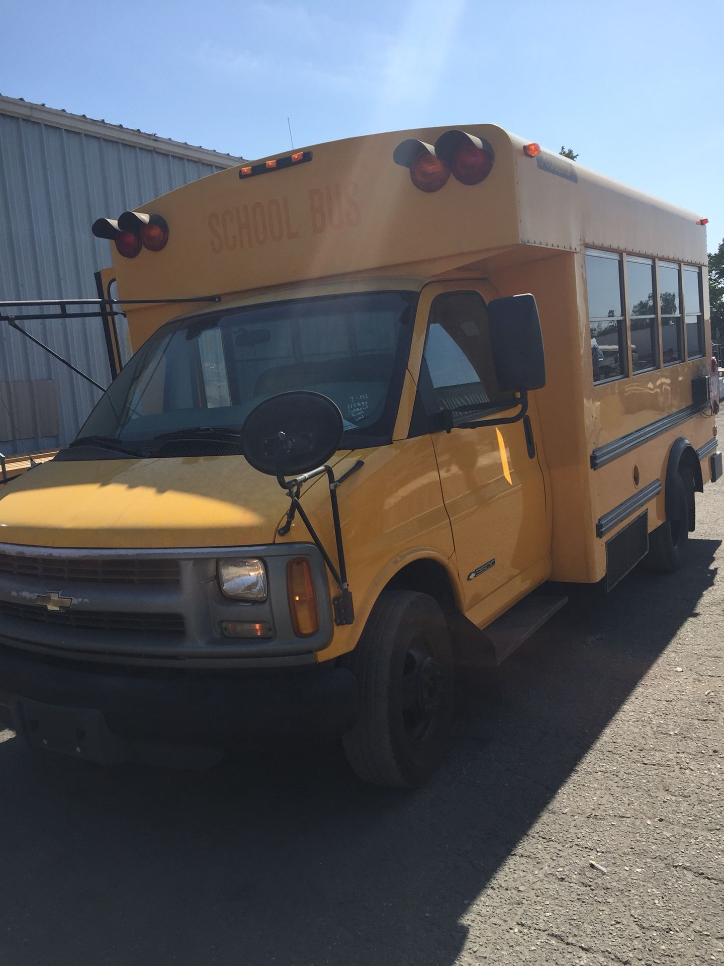 Chevrolet School Bus - Short Passenger Bus