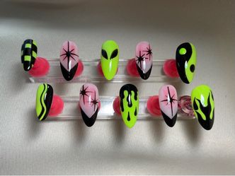 Custom Handpainted Press-On Nails Alien Y2K Set