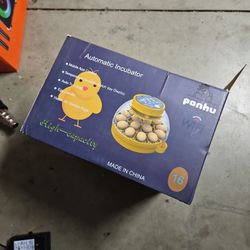 16 Egg incubator with automatic egg turning 