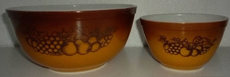 PYREX MIXING BOWLS