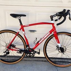 Novara Road Gravel Bike - 11 Speed 105 - Carbon Fork - Disc Brakes