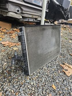 2014-2022 Volkswagen Passat Water/Coolant Radiator with Fans OEM 