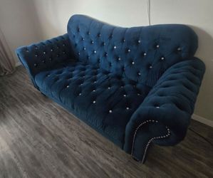 Blue Tufted Love Seat Couch