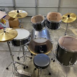 Drum Set Like New 