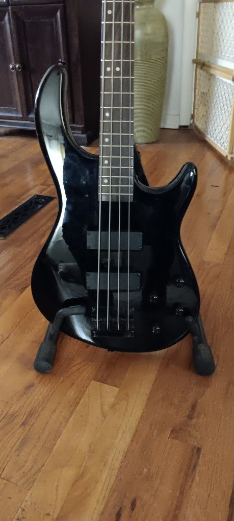 Dean Bass Guitar