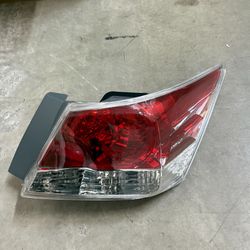 2008-2012 Honda Accord 4Door Sedan outer Tail Lamp Brake Light Right Passenger Side 