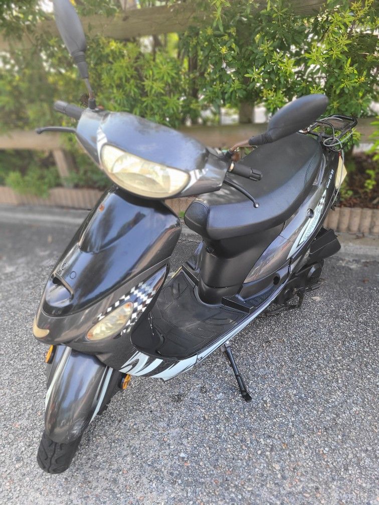 2022 Gator Moped