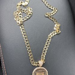 Cadena Y Medalla 14k Hace Una Semana La Compré Y Es Muy Corta Para Mi 