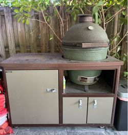 Large BGE with Challenger Table - A STEAL!