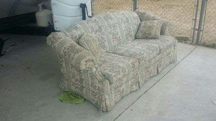 Cute antique couch