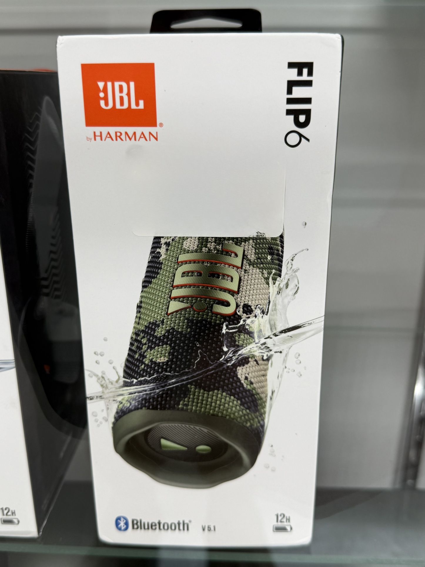 NEW! JBL Flip 6 Portable Waterproof Bluetooth Speaker (Camo)
