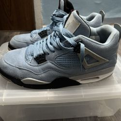 Air Jordan 4 Retro Sneakers UNC University Blue, Size 10.5