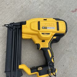 DEWALT 20V MAX XR Lithium-Ion Electric Cordless 18-Gauge Brad Nailer (Tool Only)