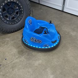 Flybar 6V Blue Glow Bumper Car for Kids