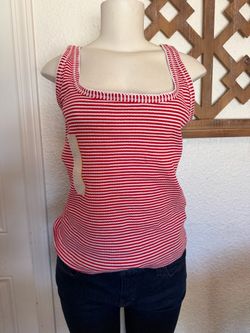 Women’s small top new
