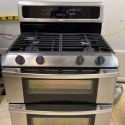 Whirlpool 4 Burners Two Oven Gas Stove For $480