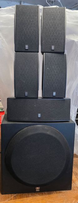 Yamaha Natural Sound A/V Receiver RX-V2500 and 5.1-channel surround sound speaker system