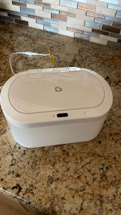 Munchkin touch free baby wipe warmer
