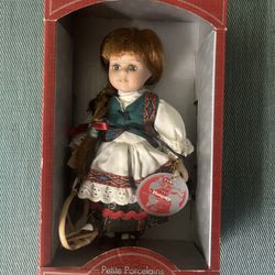 Original Petite Porcelain by Barbara Lee (Dolls of the World)